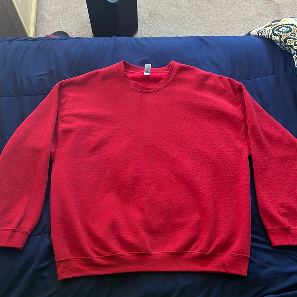 Gildan Red XL Heavy Blend sweatshirt/ Long-sleeve Shirt, Brand New Worn twice